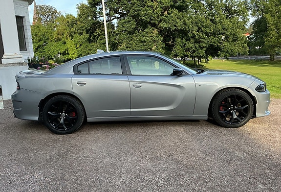 Dodge Charger 6 of 15