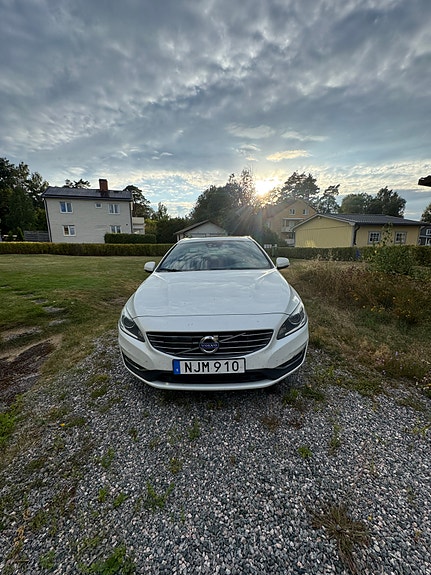 Volvo V60 4 of 5