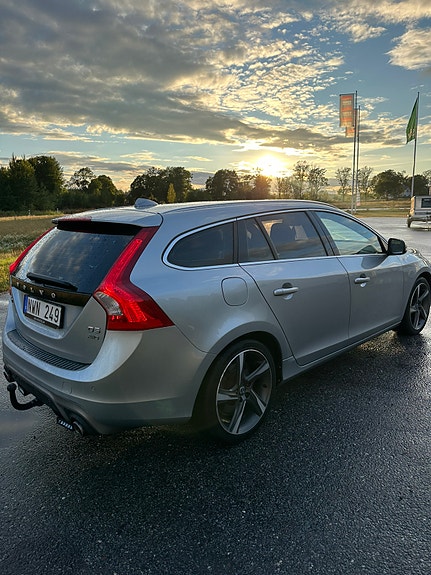Volvo V60 3 of 7