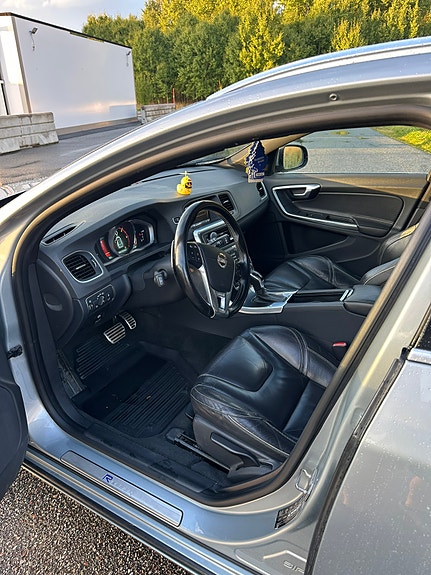 Volvo V60 5 of 7