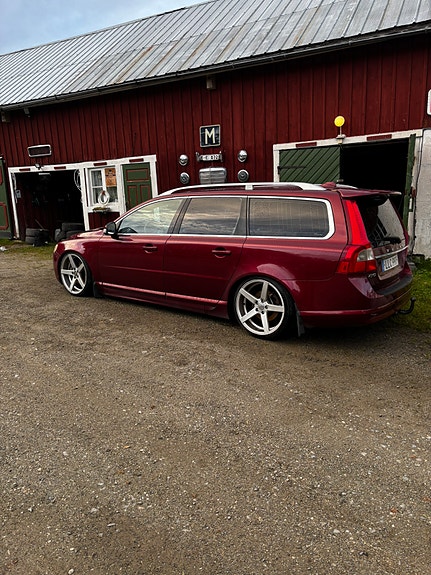 Volvo V70 4 of 6
