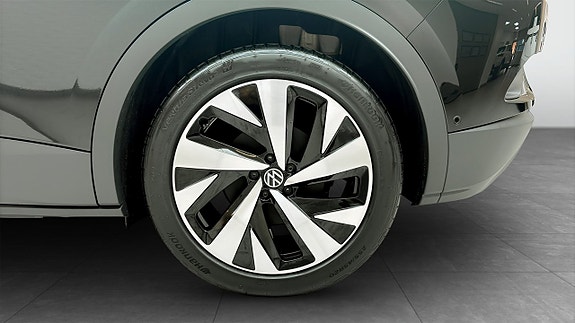 Volkswagen ID.4 6 of 14