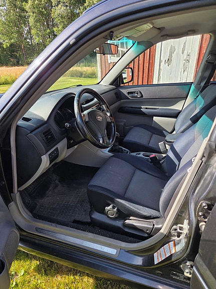 Subaru Forester 4 of 9