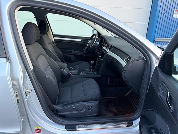 Skoda Superb 8 of 14