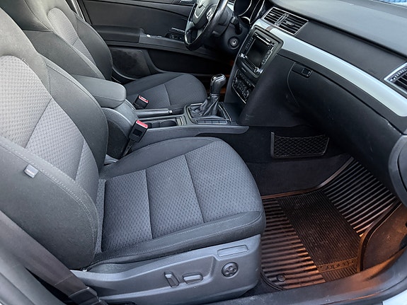 Skoda Superb 9 of 14