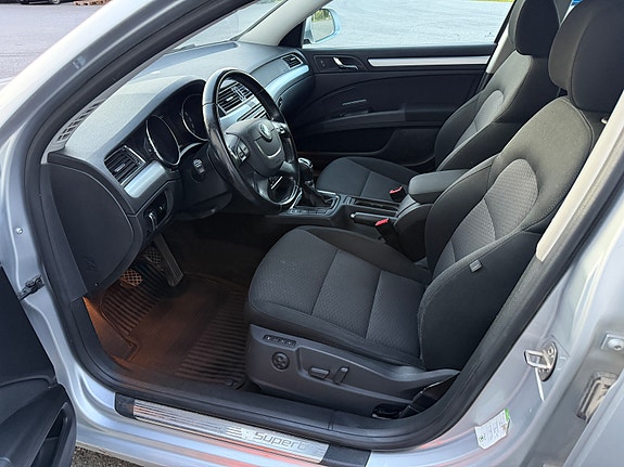 Skoda Superb 12 of 14