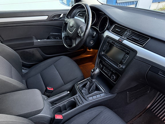 Skoda Superb 10 of 14