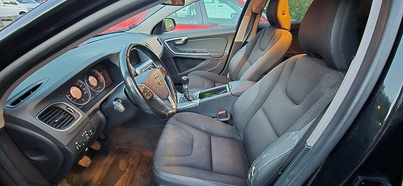 Volvo S60 8 of 14