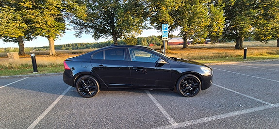 Volvo S60 2 of 14