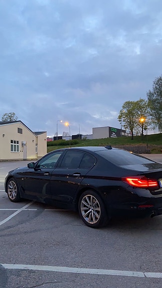 BMW 520i 3 of 4