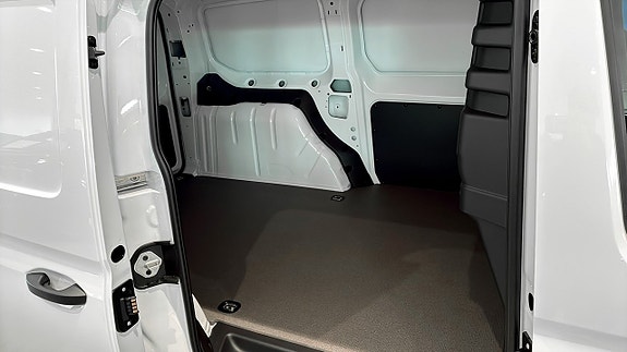 Ford Transit Connect 5 of 9