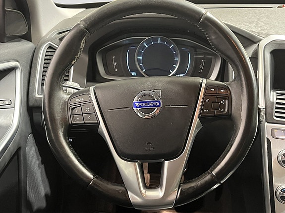 Volvo XC60 13 of 19