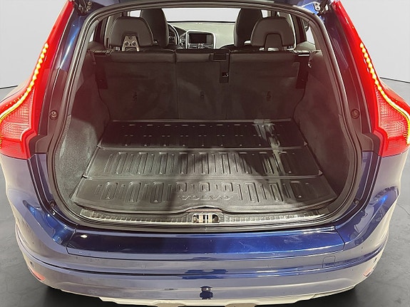 Volvo XC60 11 of 19