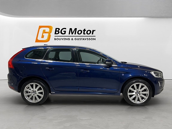 Volvo XC60 3 of 19
