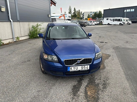 Volvo S40 2 of 7