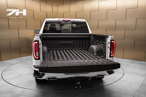 GMC Sierra 7 of 30