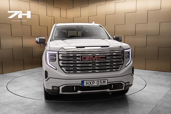 GMC Sierra 4 of 30