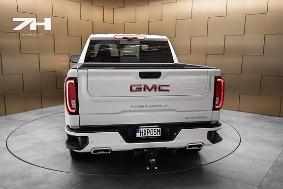 GMC Sierra 8 of 30