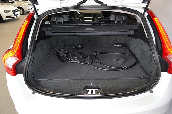 Volvo V60 10 of 14