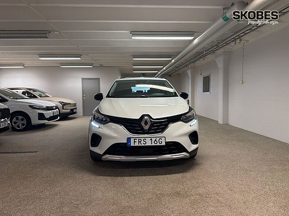 Renault Captur 2 of 21