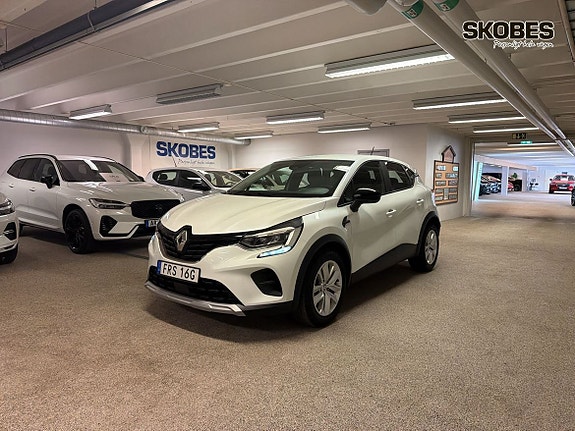Renault Captur 3 of 21