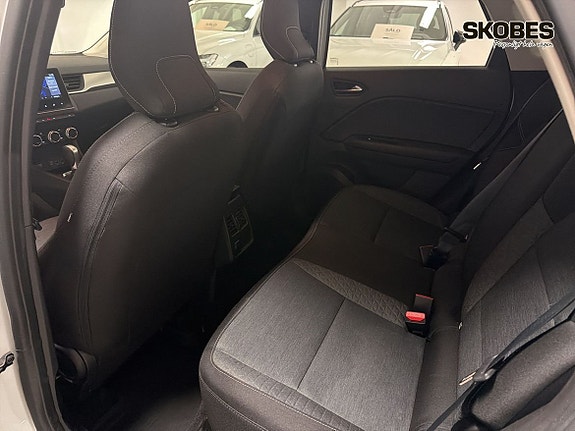 Renault Captur 8 of 21