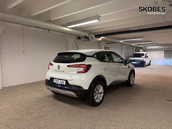 Renault Captur 6 of 21