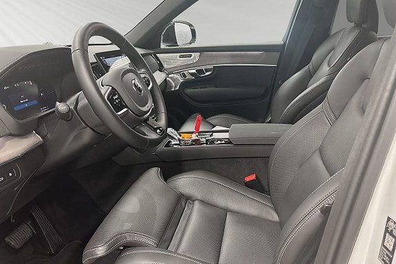 Volvo XC90 7 of 11