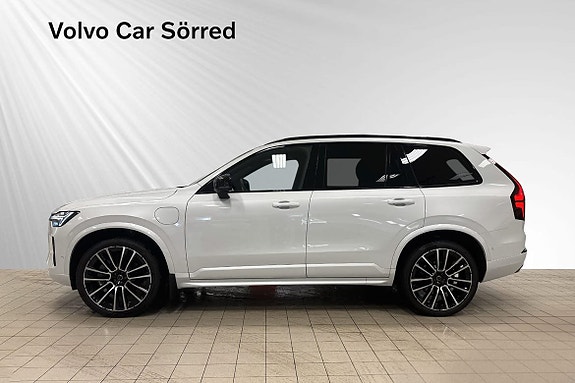 Volvo XC90 3 of 11