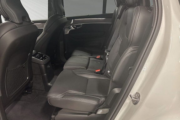 Volvo XC90 8 of 11