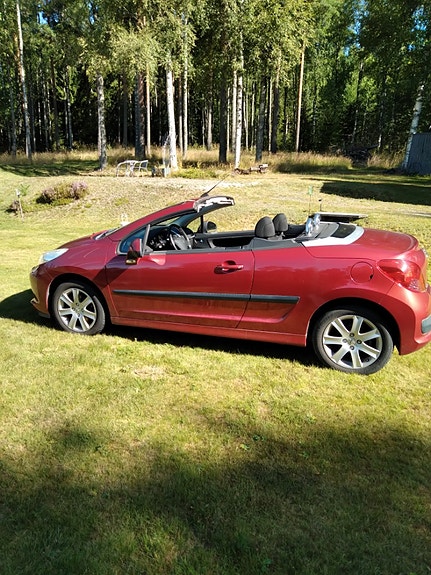 Peugeot 207 CC 2 of 5