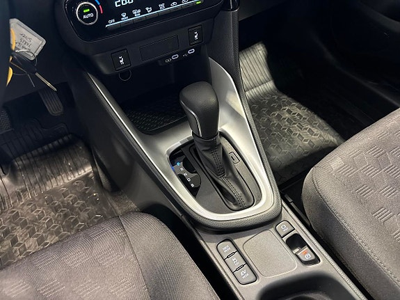 Toyota Yaris 18 of 19