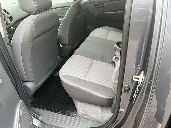 Toyota HiLux 8 of 11