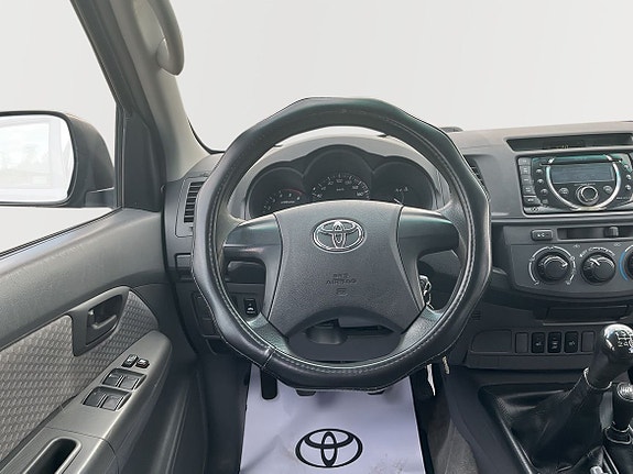 Toyota HiLux 10 of 11