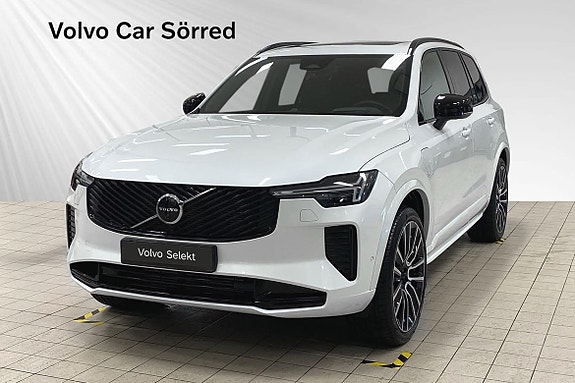 Volvo XC90 2 of 15