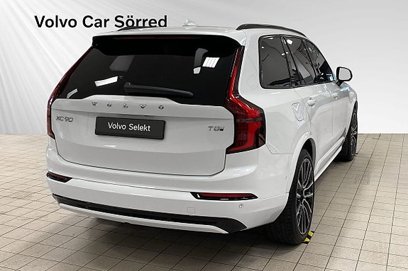 Volvo XC90 8 of 15