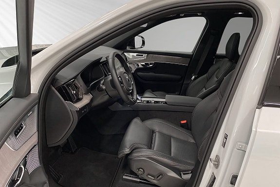 Volvo XC90 12 of 15
