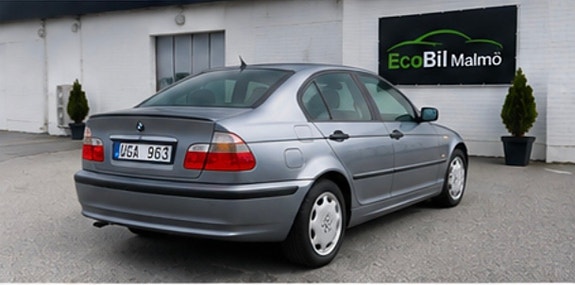 BMW 318i 12 of 20