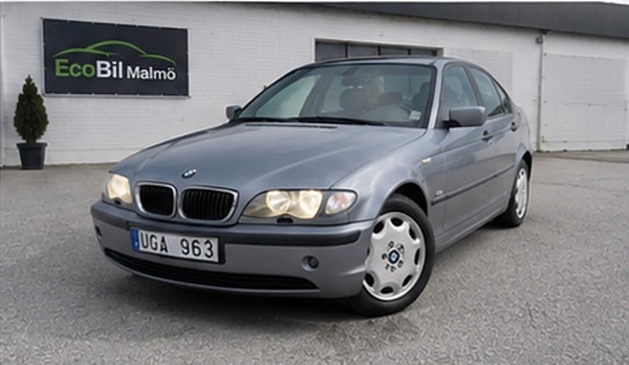 BMW 318i 9 of 20