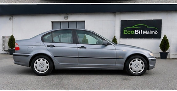 BMW 318i 11 of 20