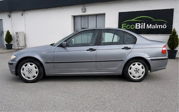 BMW 318i 2 of 20