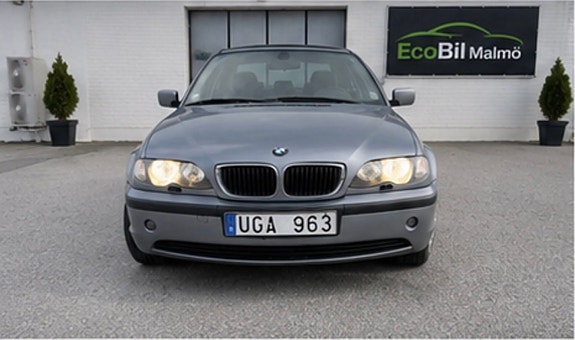 BMW 318i 3 of 20
