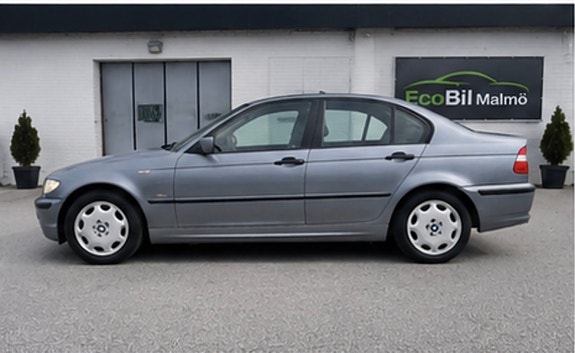 BMW 318i 4 of 20