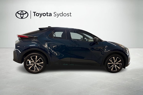 Toyota C-HR 10 of 12
