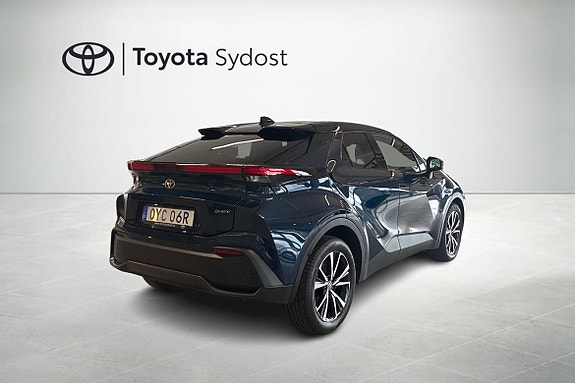 Toyota C-HR 2 of 12