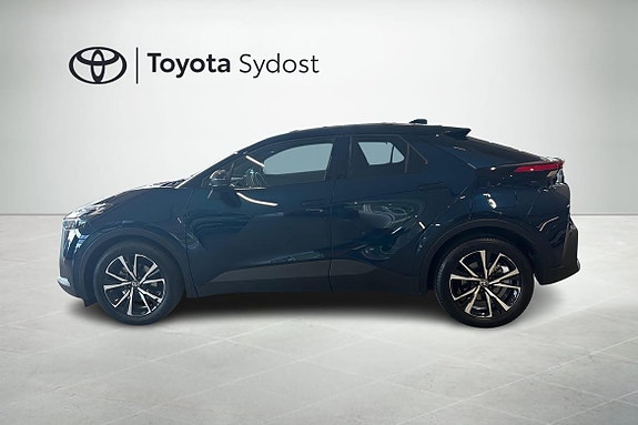 Toyota C-HR 3 of 12
