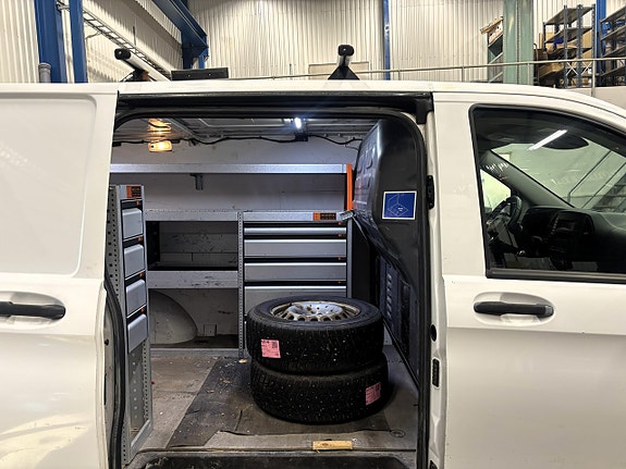 Mercedes-Benz Vito 111 17 of 22