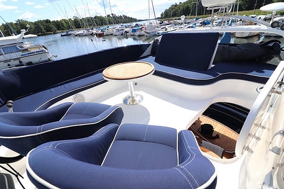 Uthyres 2027 - Mycket fin Flybridge 40 fot 4 of 16