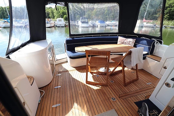 Uthyres 2027 - Mycket fin Flybridge 40 fot 7 of 16