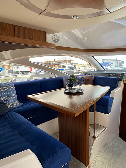Uthyres 2027 - Mycket fin Flybridge 40 fot 10 of 16